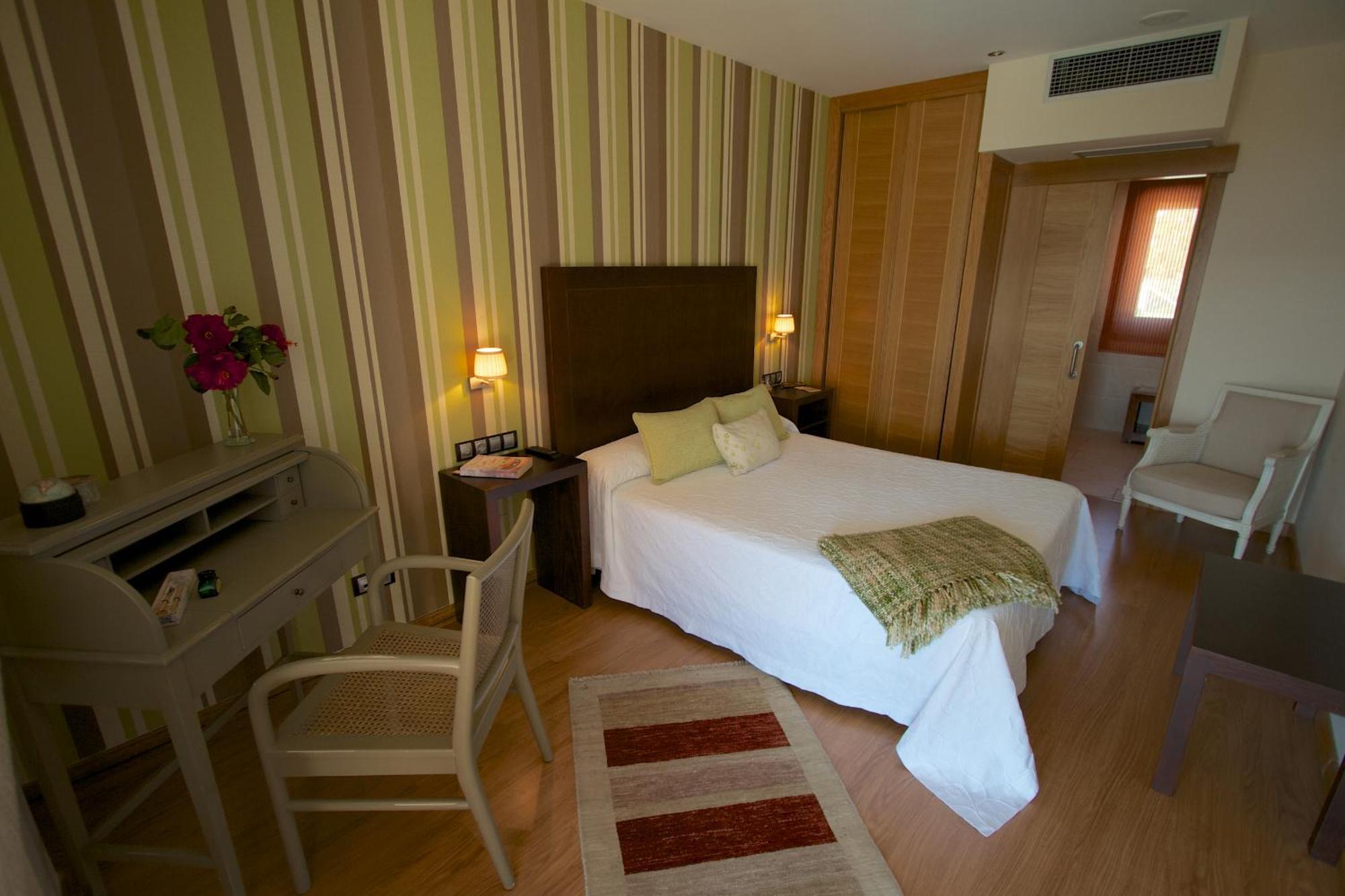 A Maquia Hotel Samieira Bilik gambar